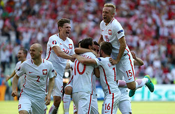Евро-2016: Польша первой выходит в четвертьфинал