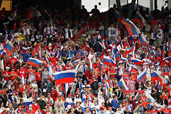 «Отняли флаг, поставили к стенке»: злоключения российских болельщиков на Евро-2016