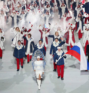 На церемонии открытия Игр в Сочи проходит парад спортсменов