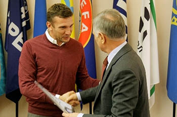 Андрей Шевченко пройдет тренерскую стажировку в учебном центре УЕФА