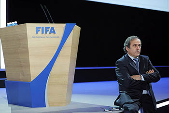 ФИФА и УЕФА отложили решение по ЕВРО-2012 на две недели