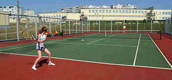 Теннисный корт – отличное развлечение для любителей активного отдыха