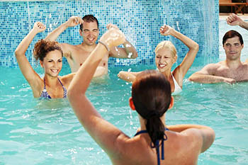 Упражнения в бассейне для похудения и хорошего настроения