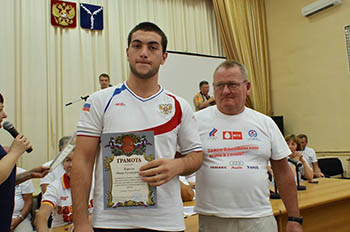 Олимпийские чемпионы наградили молодых саратовских спортсменов 