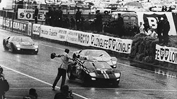 История: Триумф Ford GT40 в гонках Le Man 1966 года
