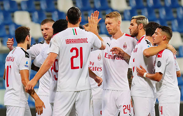 Фото 2: Дубль Ибрагимовича принёс «Милану» победу в матче с «Болоньей»