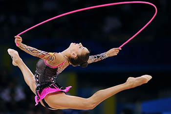 Омичка Софья Скоморох выиграла золото на этапе Кубка мира по художественной гимнастике